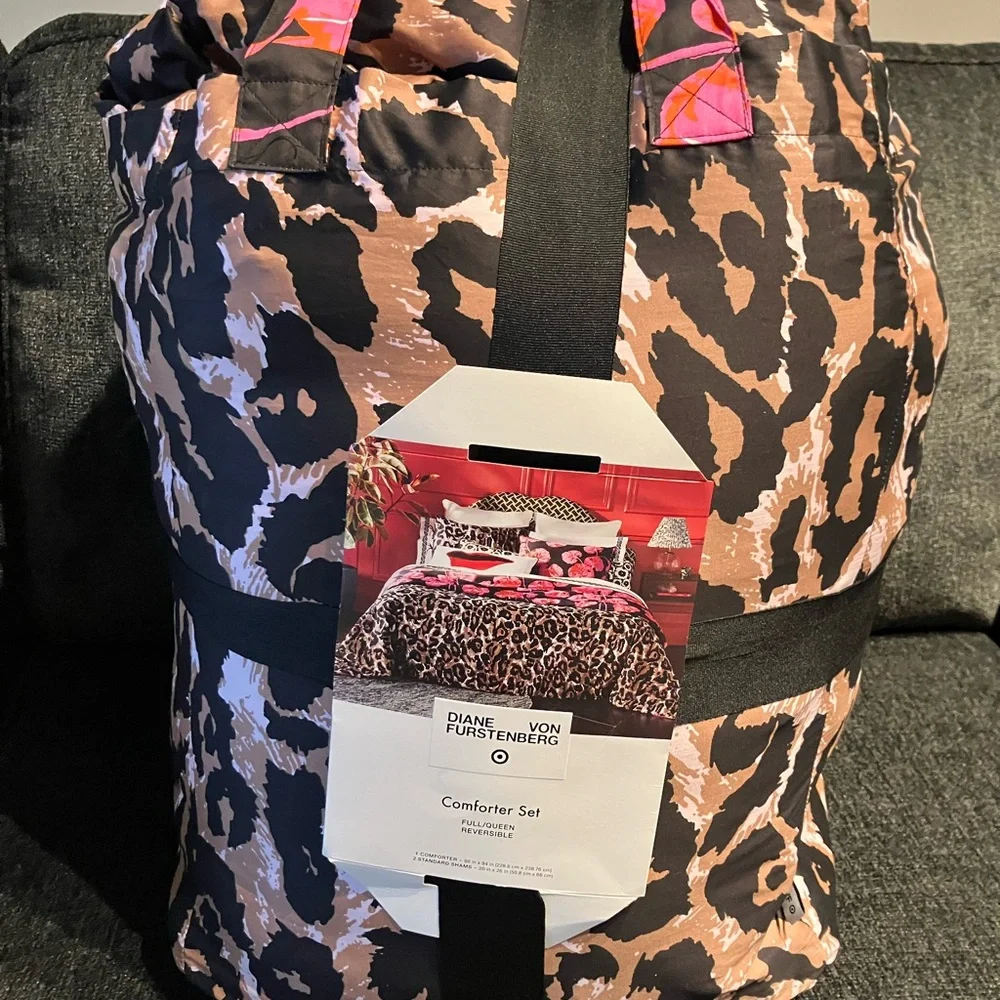 Leopard/Geranium Leaf Reversible Comforter - DVF for Target